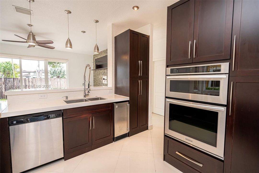 For Sale: $750,000 (4 beds, 3 baths, 2306 Square Feet)