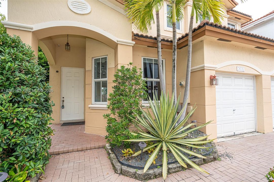 For Sale: $750,000 (4 beds, 3 baths, 2306 Square Feet)
