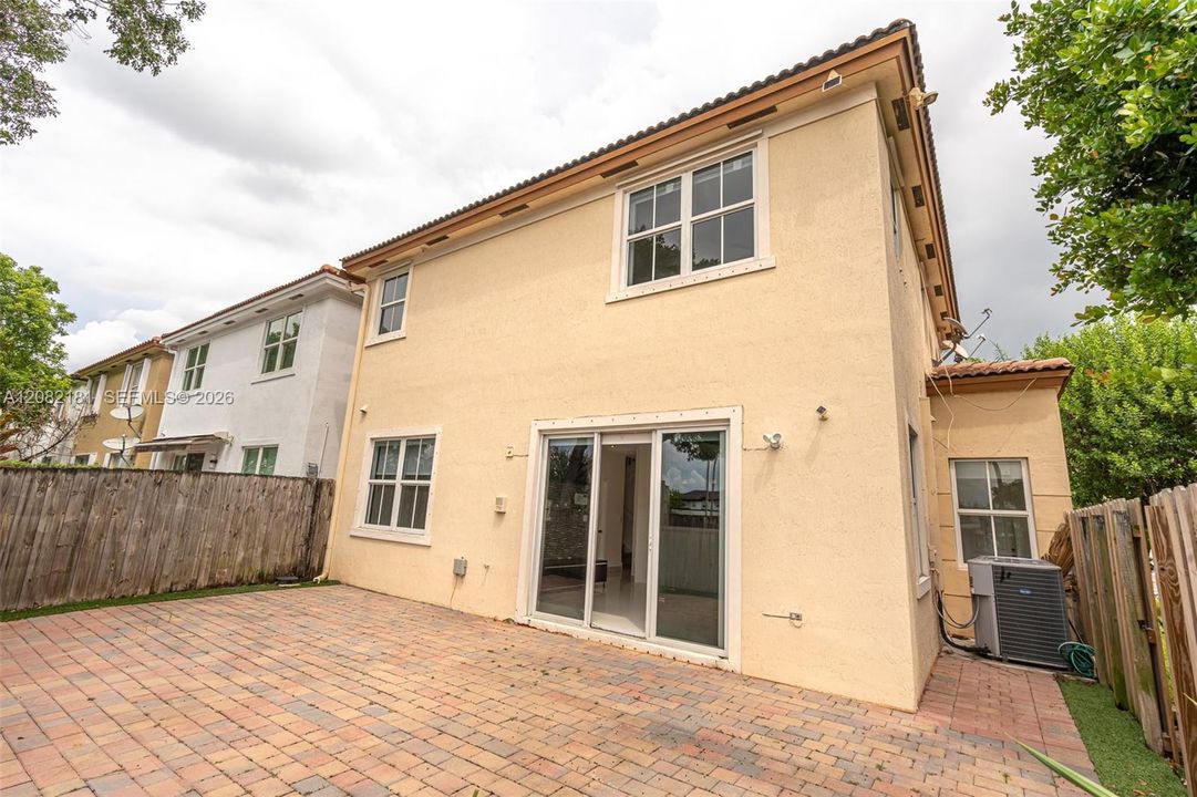 For Sale: $750,000 (4 beds, 3 baths, 2306 Square Feet)