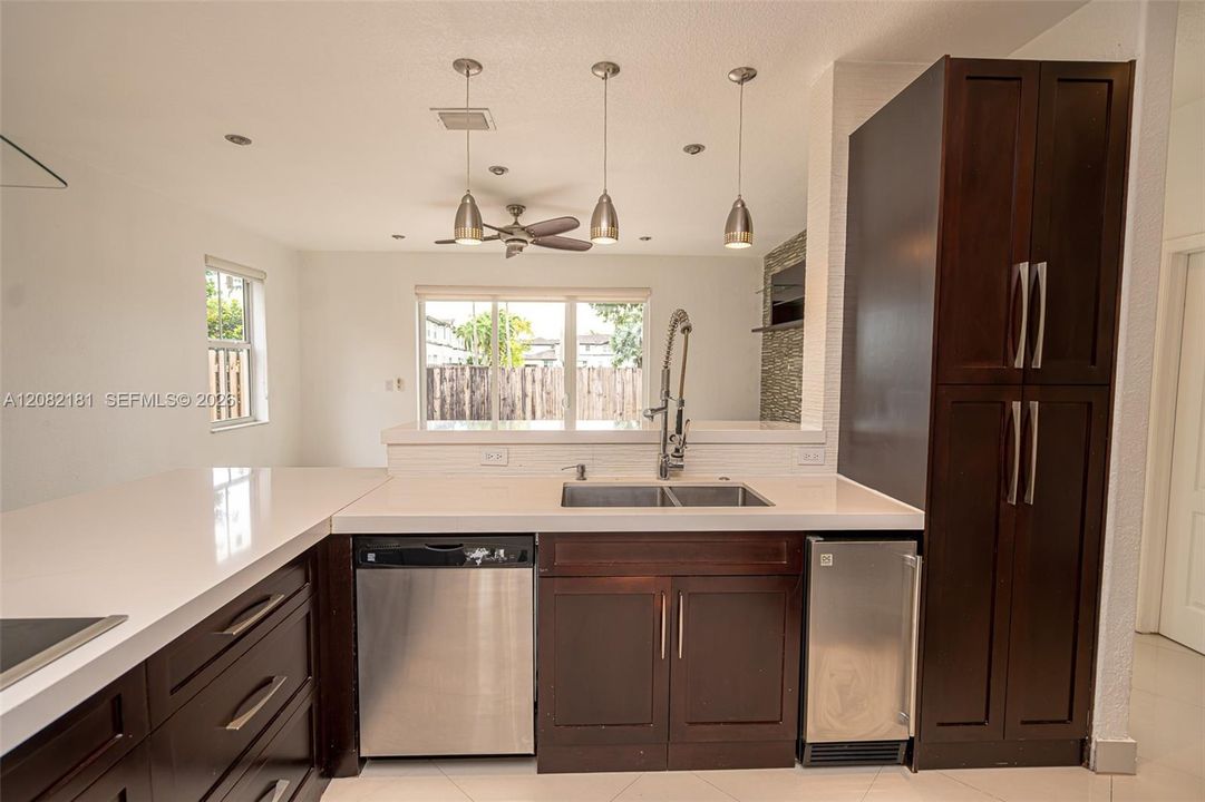 For Sale: $750,000 (4 beds, 3 baths, 2306 Square Feet)