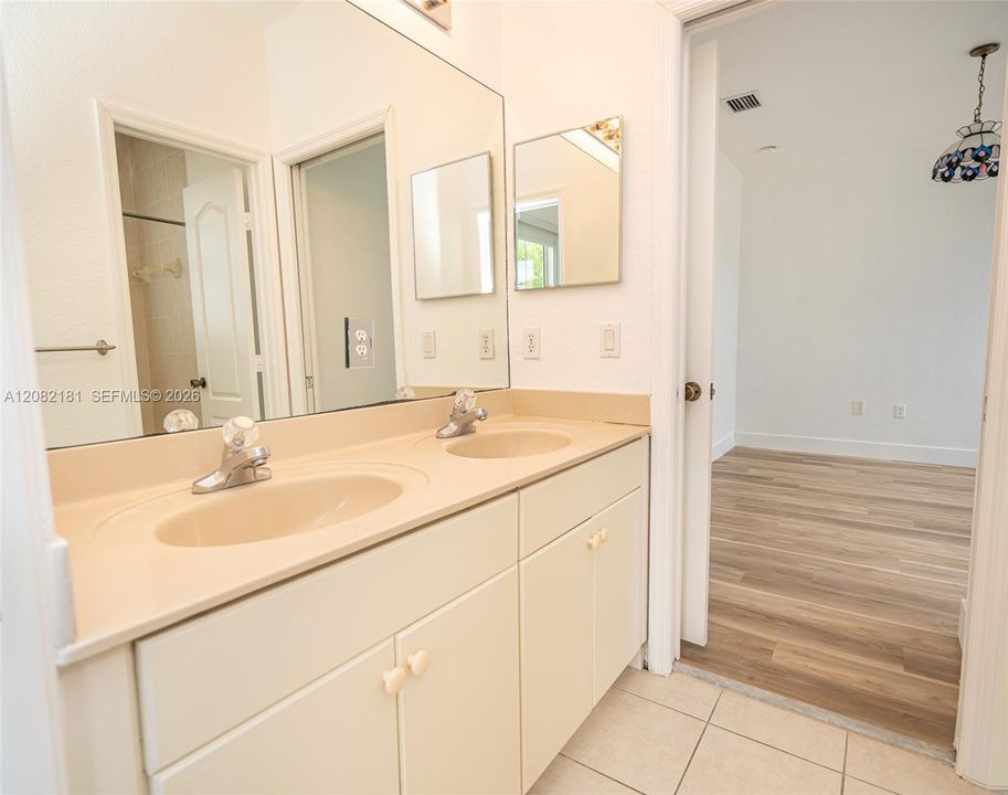 For Sale: $750,000 (4 beds, 3 baths, 2306 Square Feet)