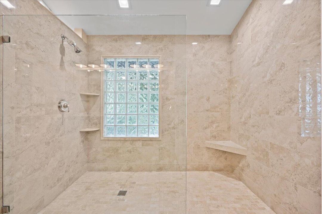 Primary XL Shower