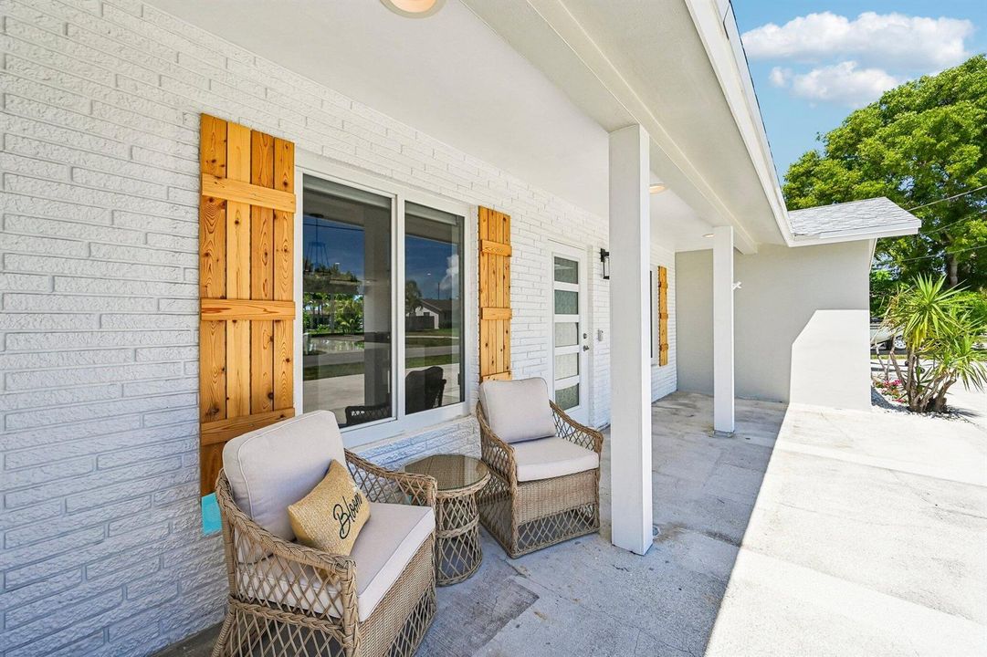 1051 SW 25th Ave