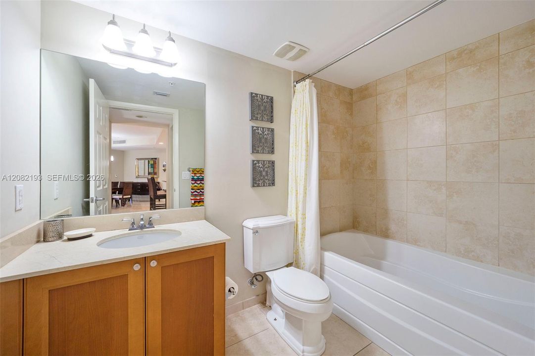 В аренду: $3,900 (2 спален, 2 ванн, 1247 Квадратных фут)