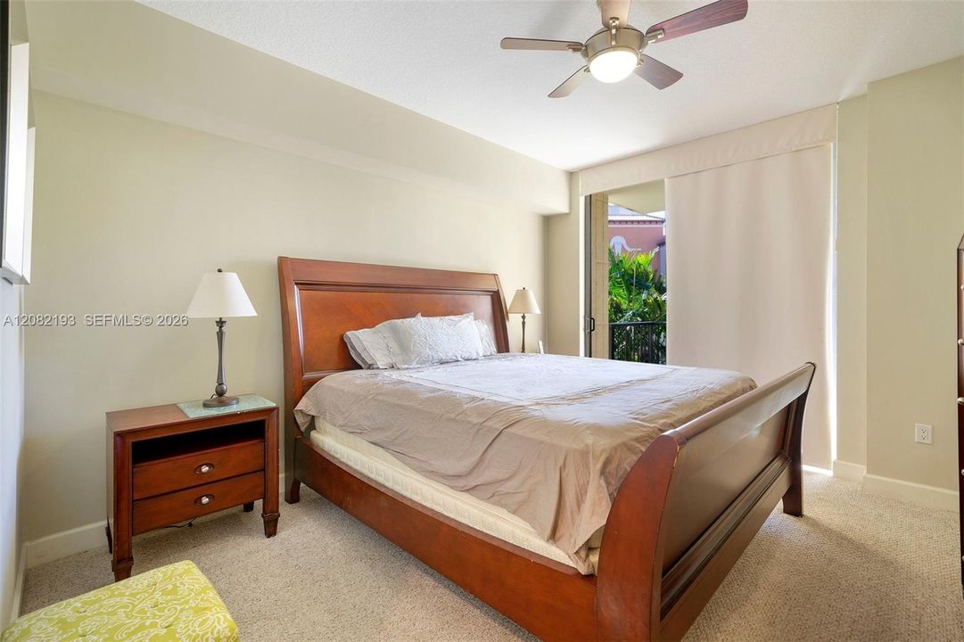 В аренду: $3,900 (2 спален, 2 ванн, 1247 Квадратных фут)