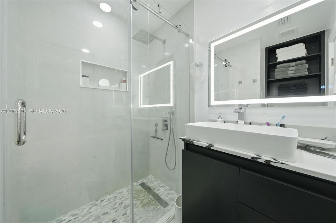 В аренду: $3,000 (2 спален, 1 ванн, 1384 Квадратных фут)