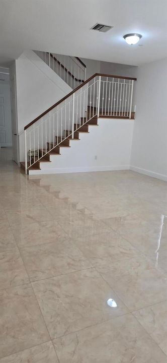 1000164929