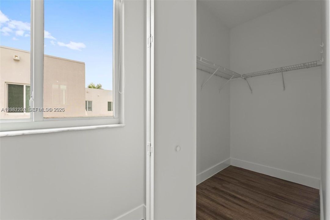 For Rent: $1,980 (0 beds, 1 baths, 2379 Square Feet)