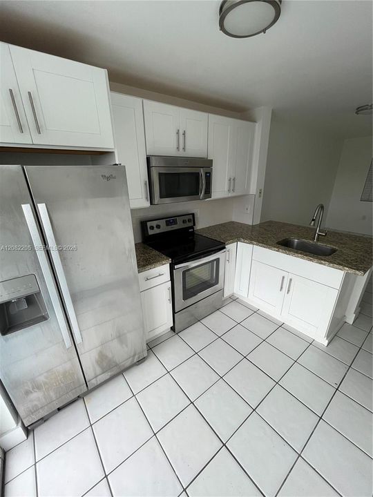 En Venta: $329,900 (2 camas, 2 baños, 625 Pies cuadrados)