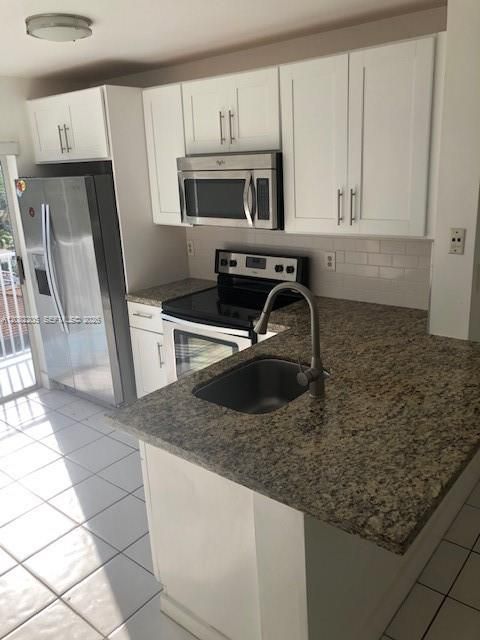 En Venta: $329,900 (2 camas, 2 baños, 625 Pies cuadrados)