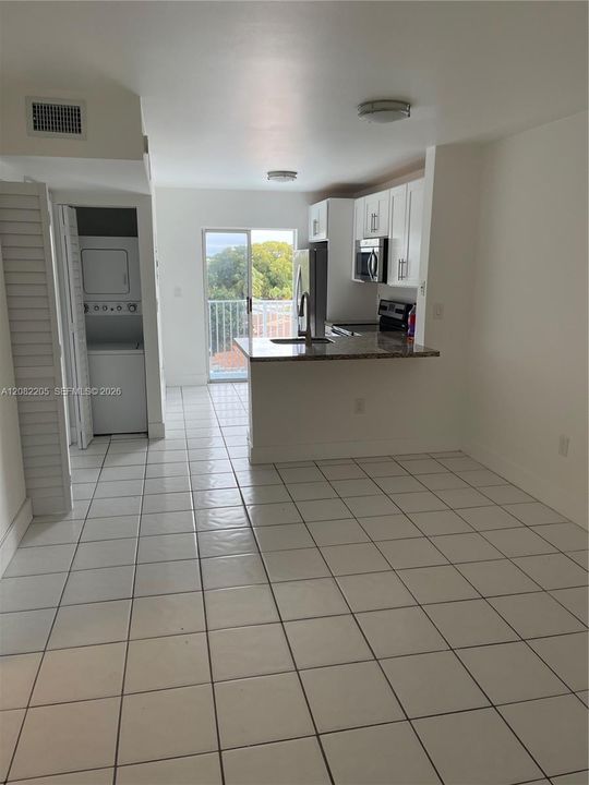 En Venta: $329,900 (2 camas, 2 baños, 625 Pies cuadrados)