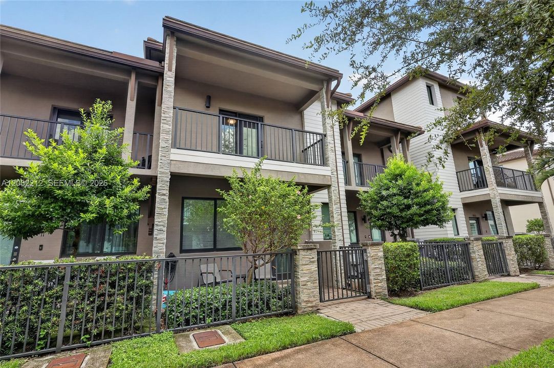 En Venta: $679,000 (3 camas, 2 baños, 1610 Pies cuadrados)