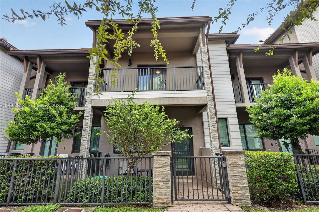 En Venta: $679,000 (3 camas, 2 baños, 1610 Pies cuadrados)