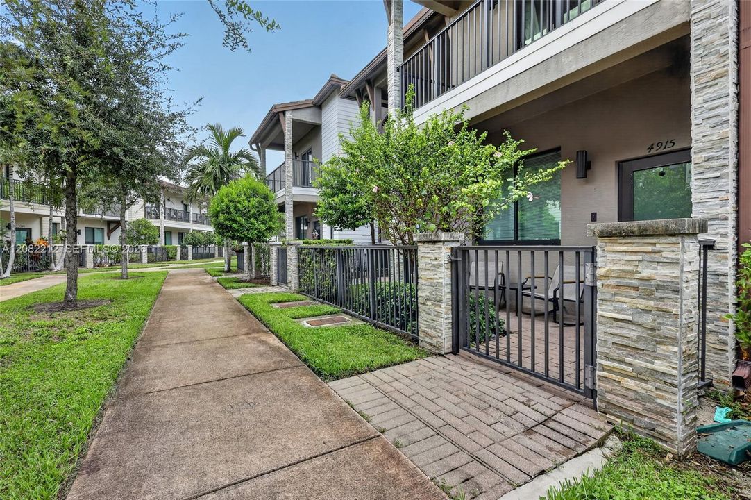 En Venta: $679,000 (3 camas, 2 baños, 1610 Pies cuadrados)