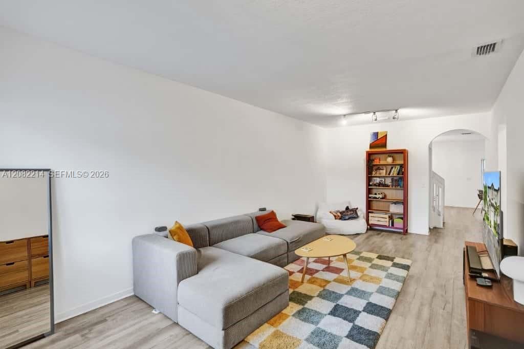 For Sale: $339,000 (4 beds, 2 baths, 1846 Square Feet)