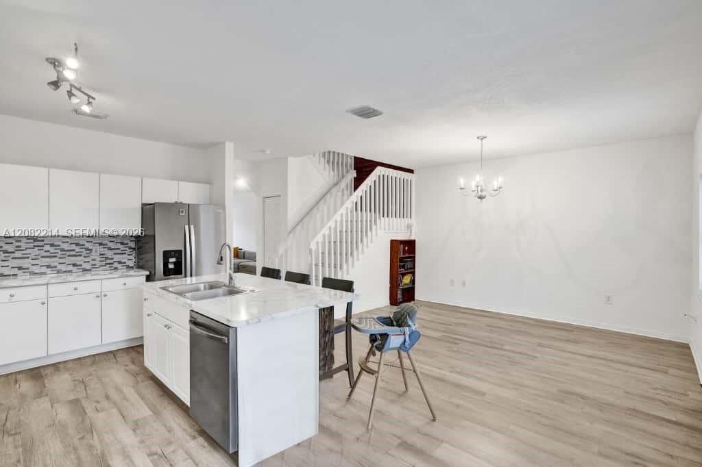 For Sale: $339,000 (4 beds, 2 baths, 1846 Square Feet)