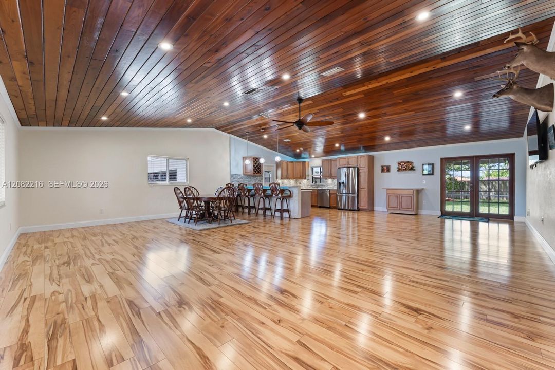 На продажу: $749,999 (3 спален, 2 ванн, 1738 Квадратных фут)