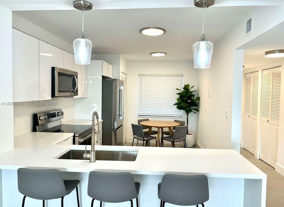 En Venta: $233,000 (2 camas, 2 baños, 1416 Pies cuadrados)