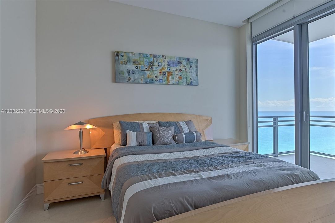 For Rent: $12,900 (3 beds, 3 baths, 2900 Square Feet)