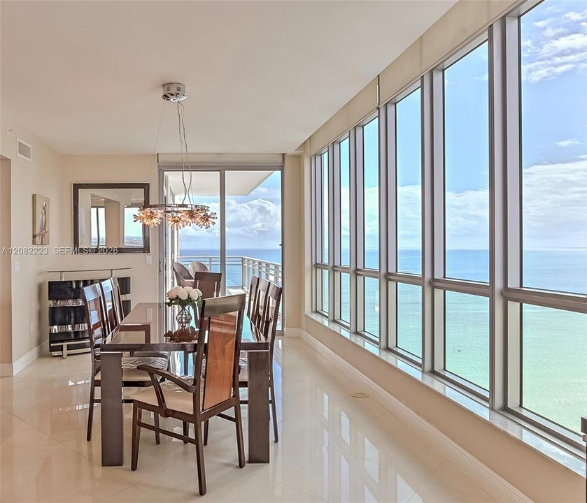 For Rent: $12,900 (3 beds, 3 baths, 2900 Square Feet)