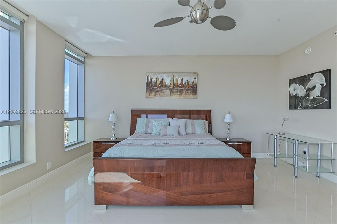 For Rent: $12,900 (3 beds, 3 baths, 2900 Square Feet)