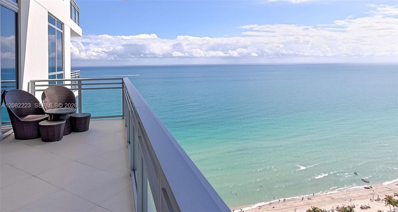 For Rent: $12,900 (3 beds, 3 baths, 2900 Square Feet)