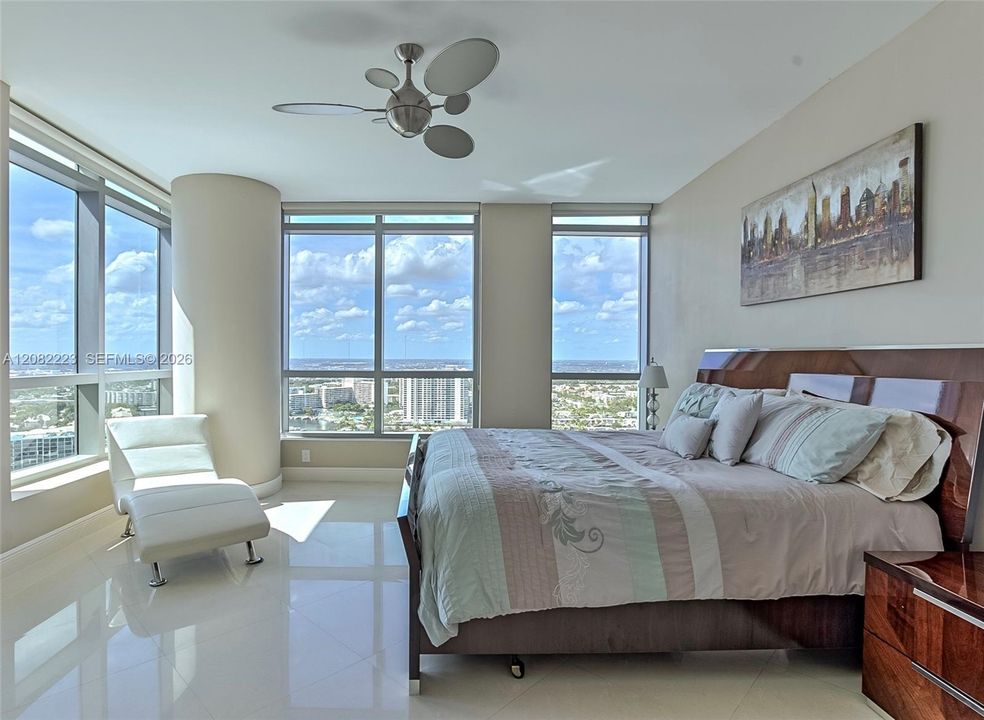 For Rent: $12,900 (3 beds, 3 baths, 2900 Square Feet)