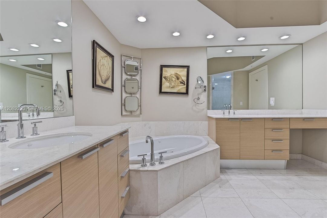 For Rent: $12,900 (3 beds, 3 baths, 2900 Square Feet)