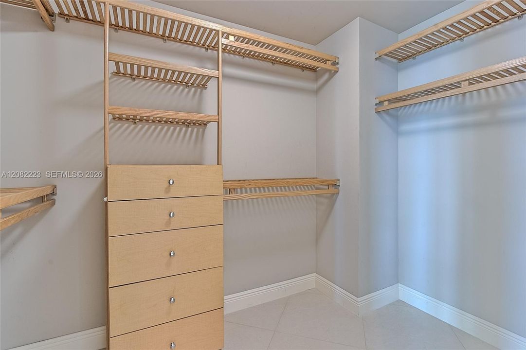 For Rent: $12,900 (3 beds, 3 baths, 2900 Square Feet)