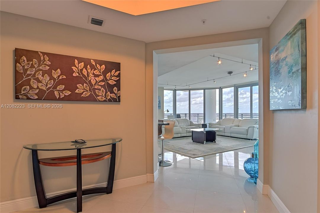 For Rent: $12,900 (3 beds, 3 baths, 2900 Square Feet)