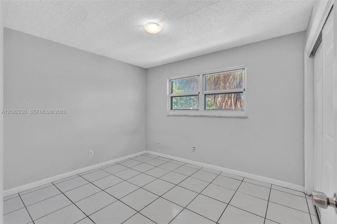 For Rent: $2,000 (2 beds, 1 baths, 773 Square Feet)