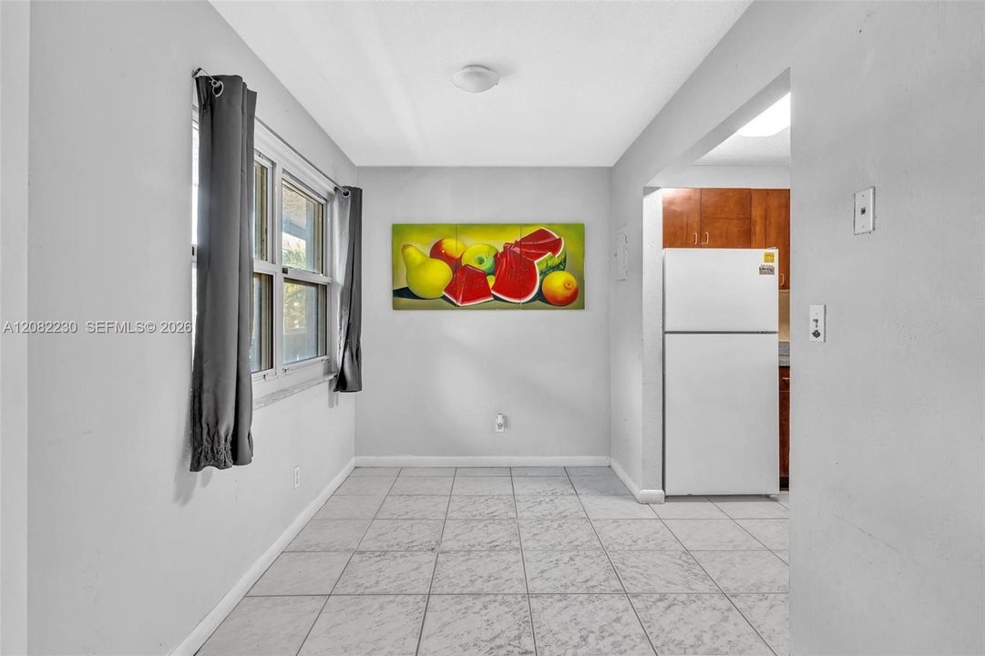 For Rent: $2,000 (2 beds, 1 baths, 773 Square Feet)