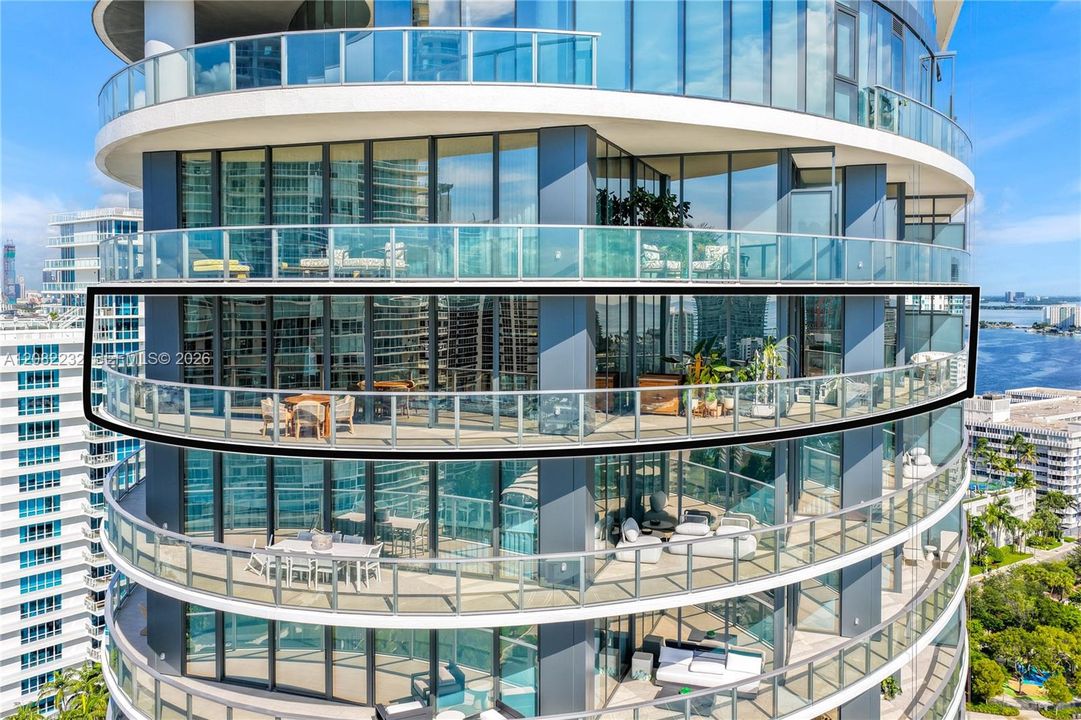 На продажу: $10,500,000 (4 спален, 5 ванн, 3520 Квадратных фут)