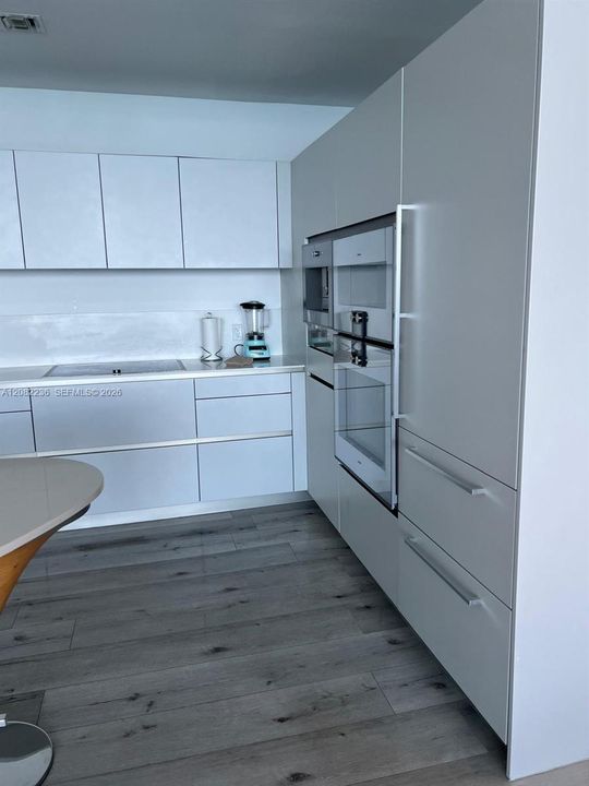 For Rent: $11,000 (1 beds, 2 baths, 1125 Square Feet)