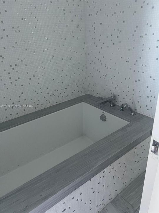 For Rent: $11,000 (1 beds, 2 baths, 1125 Square Feet)