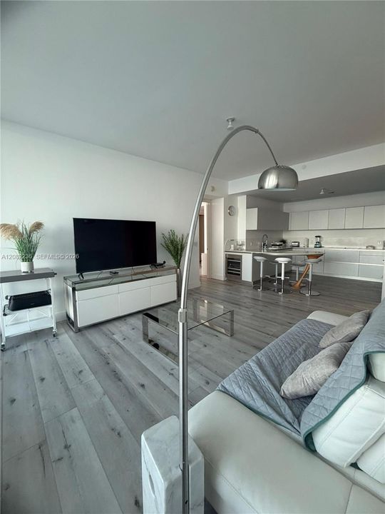 For Rent: $11,000 (1 beds, 2 baths, 1125 Square Feet)