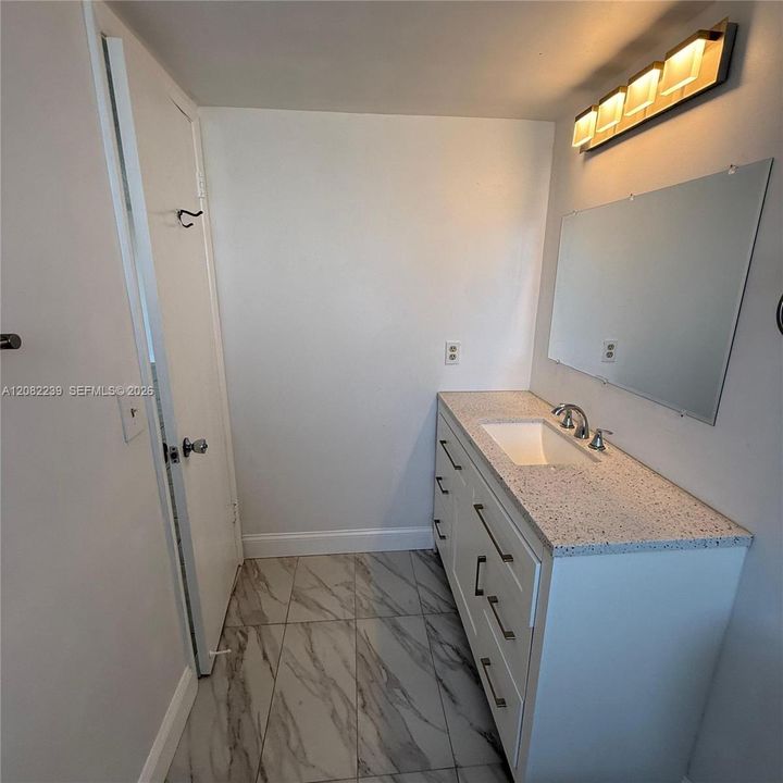 В аренду: $2,300 (2 спален, 2 ванн, 1666 Квадратных фут)