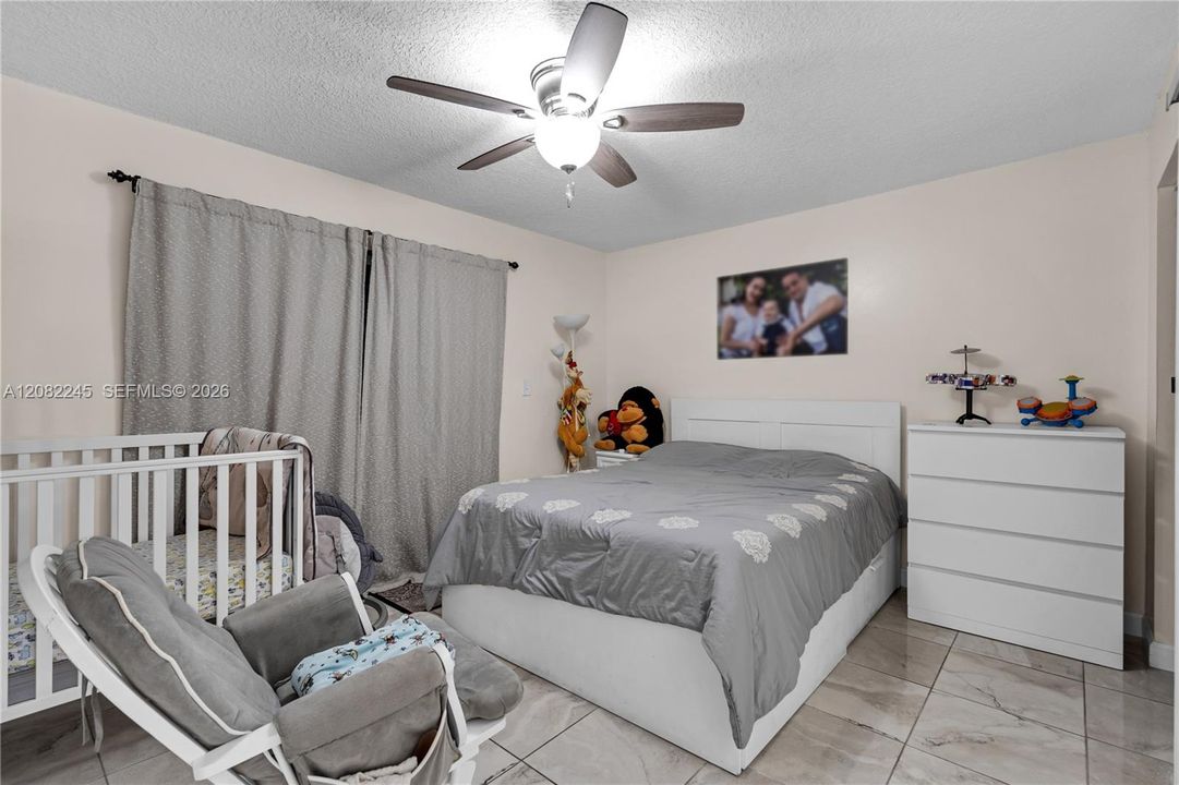For Rent: $2,400 (2 beds, 2 baths, 888 Square Feet)
