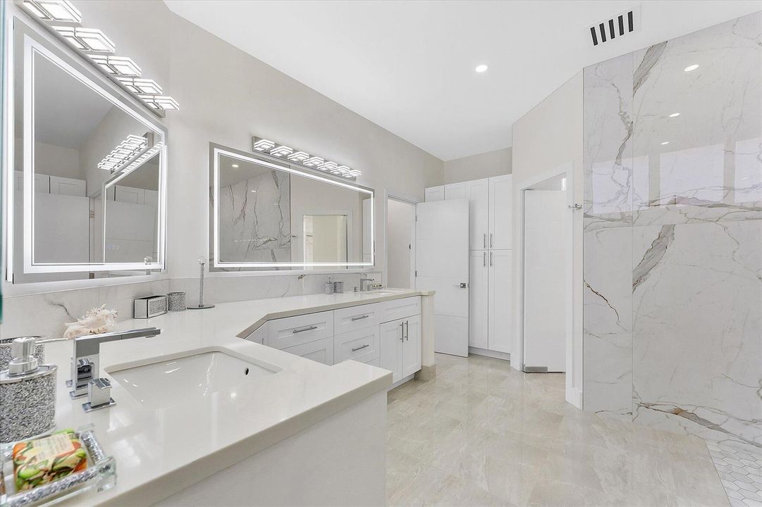 42-18 Nurmi Drive_042