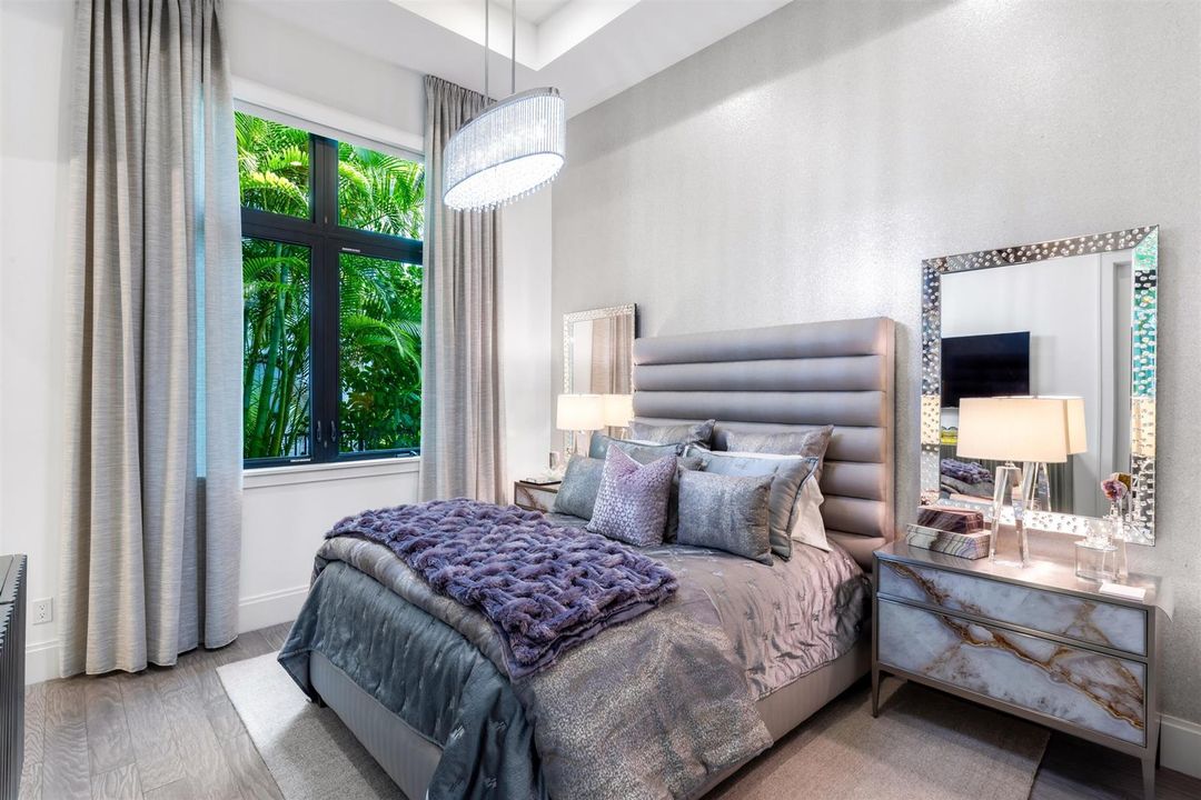 BEDROOM_2