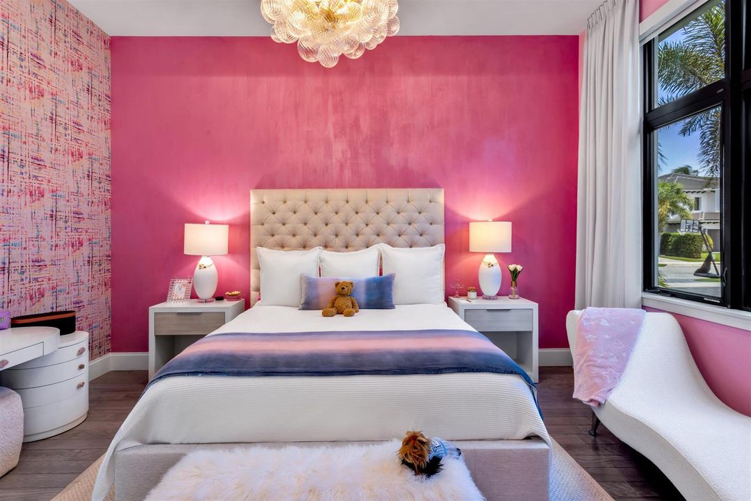BEDROOM_1_STRAIGHT