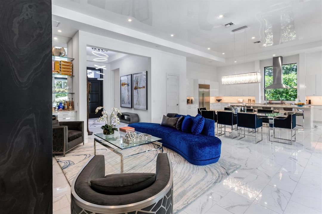 LIVING_ROOM_ANGLE_TO_FRONT