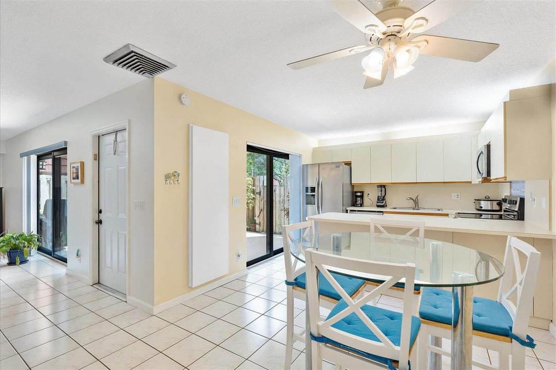 09-702 NW 98th Cir_009