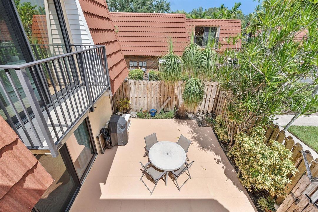 22-702 NW 98th Cir_022