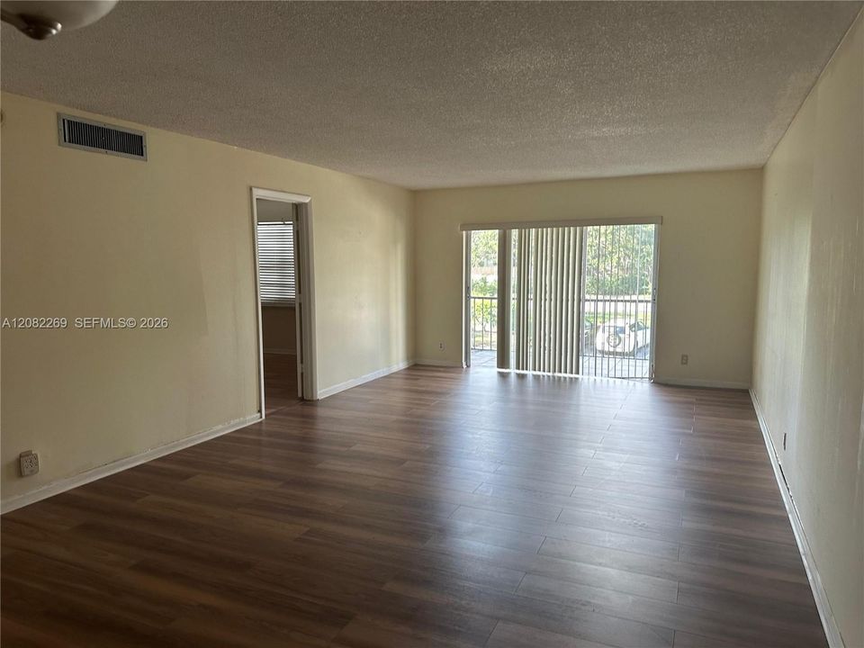 В аренду: $1,900 (2 спален, 2 ванн, 1200 Квадратных фут)