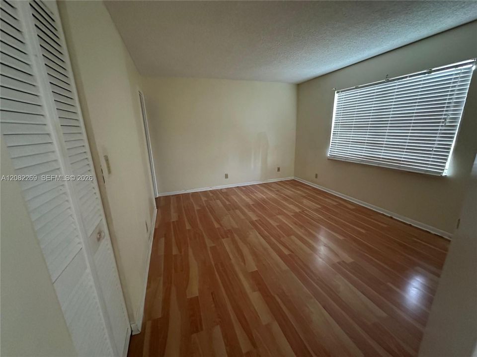 В аренду: $1,900 (2 спален, 2 ванн, 1200 Квадратных фут)