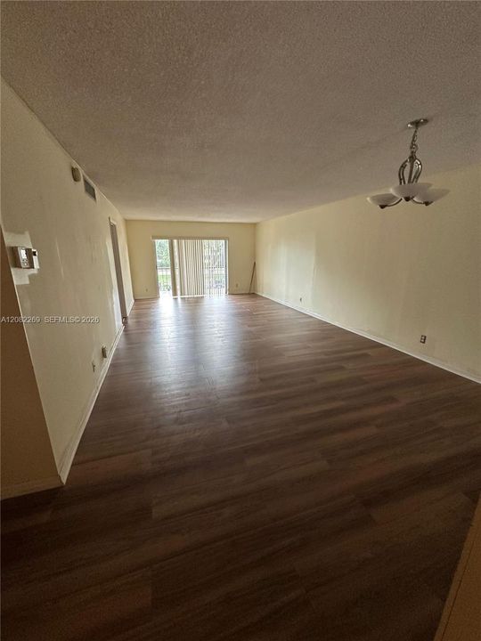 В аренду: $1,900 (2 спален, 2 ванн, 1200 Квадратных фут)