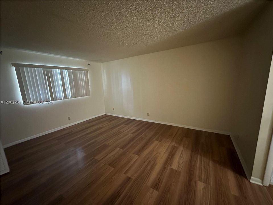 В аренду: $1,900 (2 спален, 2 ванн, 1200 Квадратных фут)