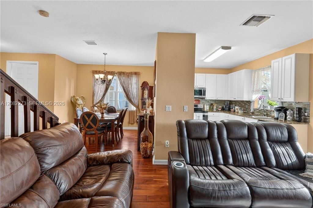 En Venta: $360,000 (4 camas, 3 baños, 0 Pies cuadrados)