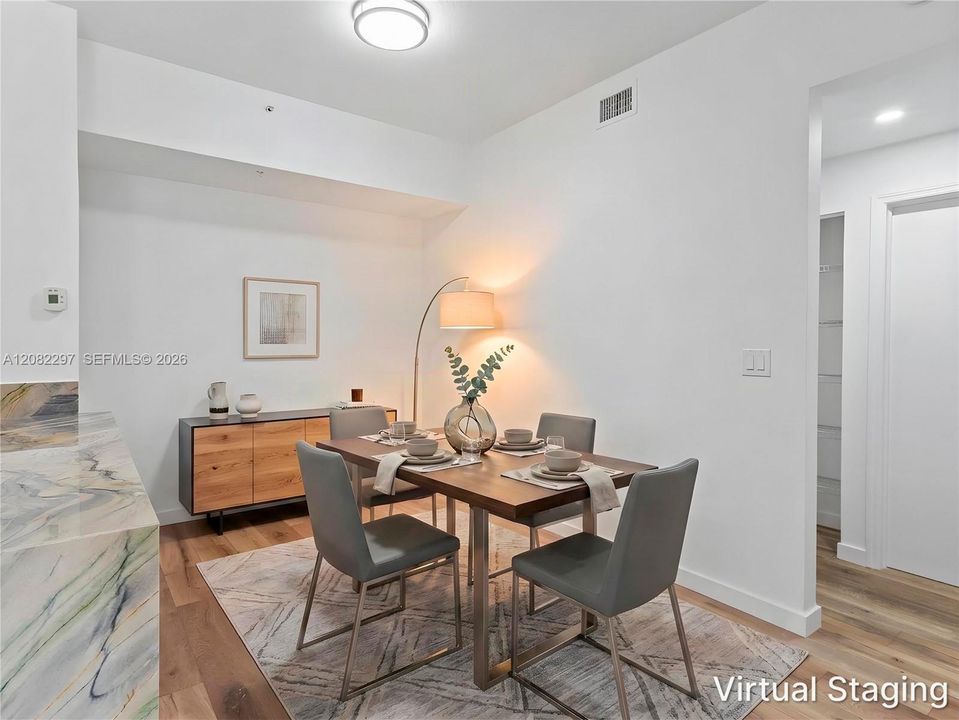 For Rent: $2,700 (2 beds, 2 baths, 870 Square Feet)